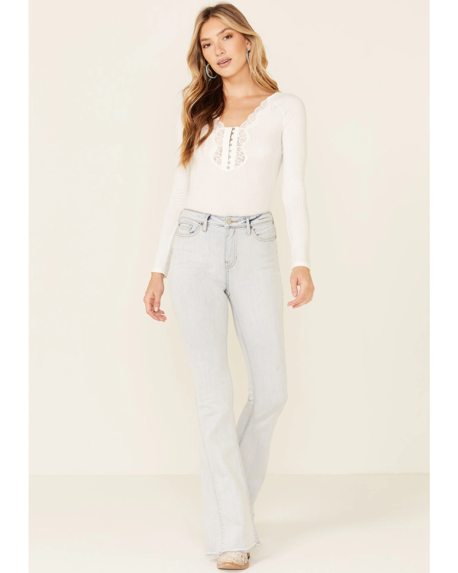 Idyllwind Women's Light Wash High Rise Friendship Flare Jeans 2 Idyllwind Women's Light Wash High Rise Friendship Flare Jeans - Image 2