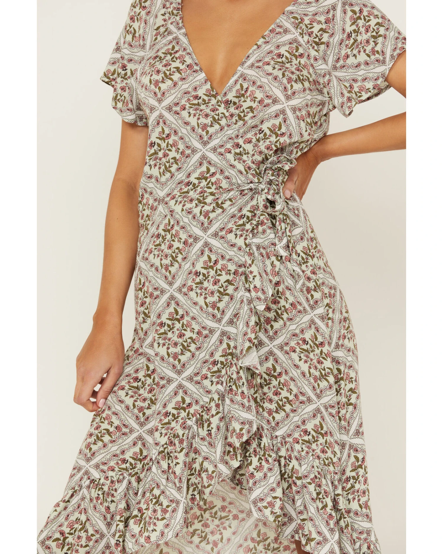 Wrangler Women's Floral Short Sleeve Surplice Wrap Dress 2 Wrangler Women's Floral Short Sleeve Surplice Wrap Dress - Image 2