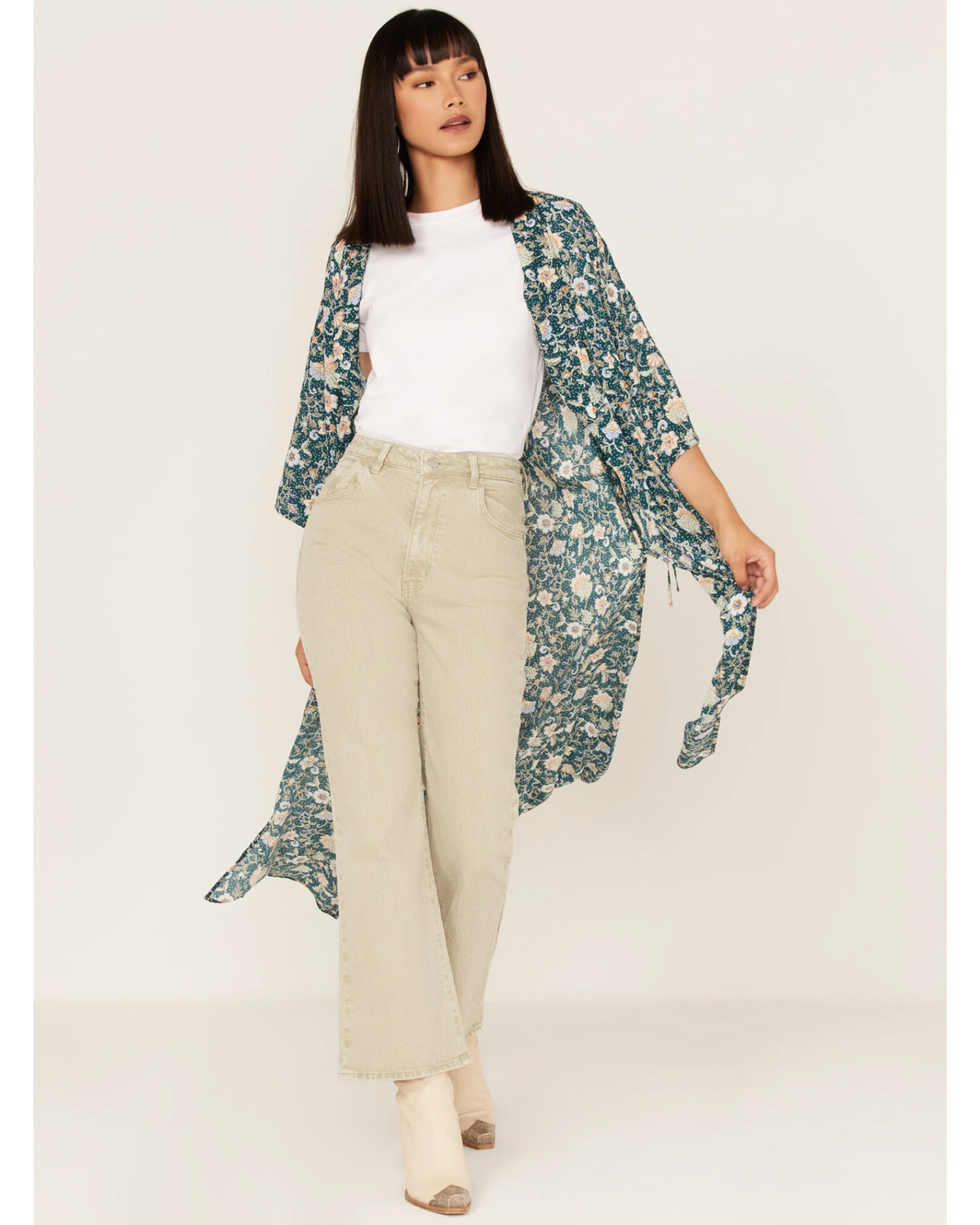 Shyanne Women's Floral Print Kimono 2 Shyanne Women's Floral Print Kimono - Image 2