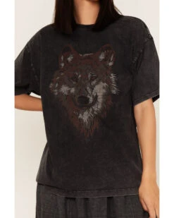 Cleo + Wolf Women's Oversized Wolf Graphic Tee -Deals Grace Apparel Store 2000364850 001 P3