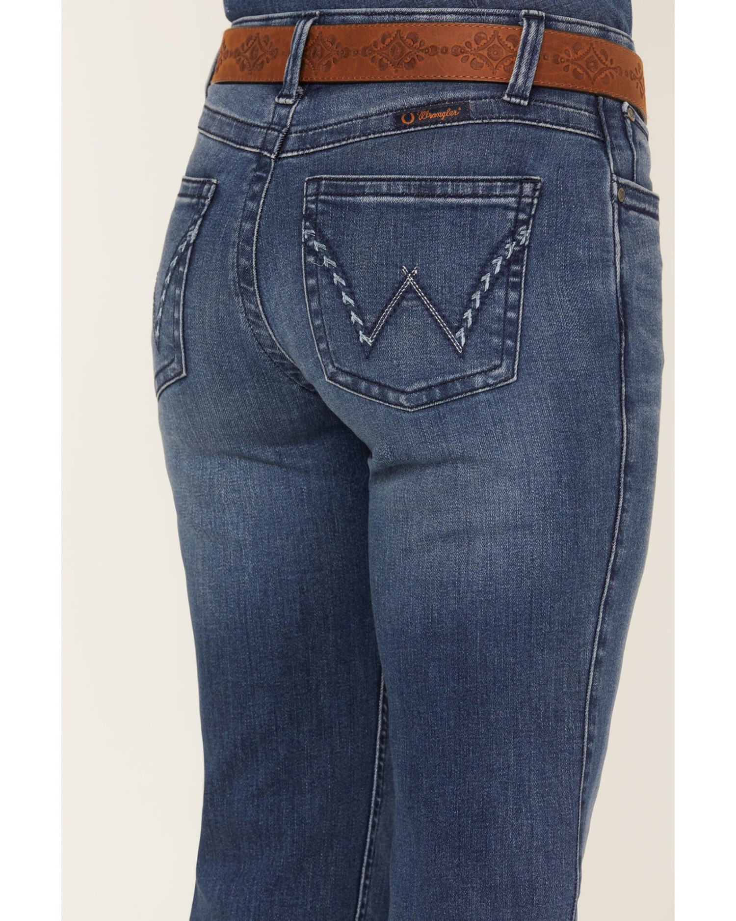 Wrangler Women's Medium Wash Mid Rise Q-Baby Bootcut Ultimate Riding Jeans 4 Wrangler Women's Medium Wash Mid Rise Q-Baby Bootcut Ultimate Riding Jeans - Image 4