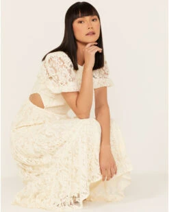 Flying Tomato Women's Just My Type Short Puff Sleeve Lace Midi Dress