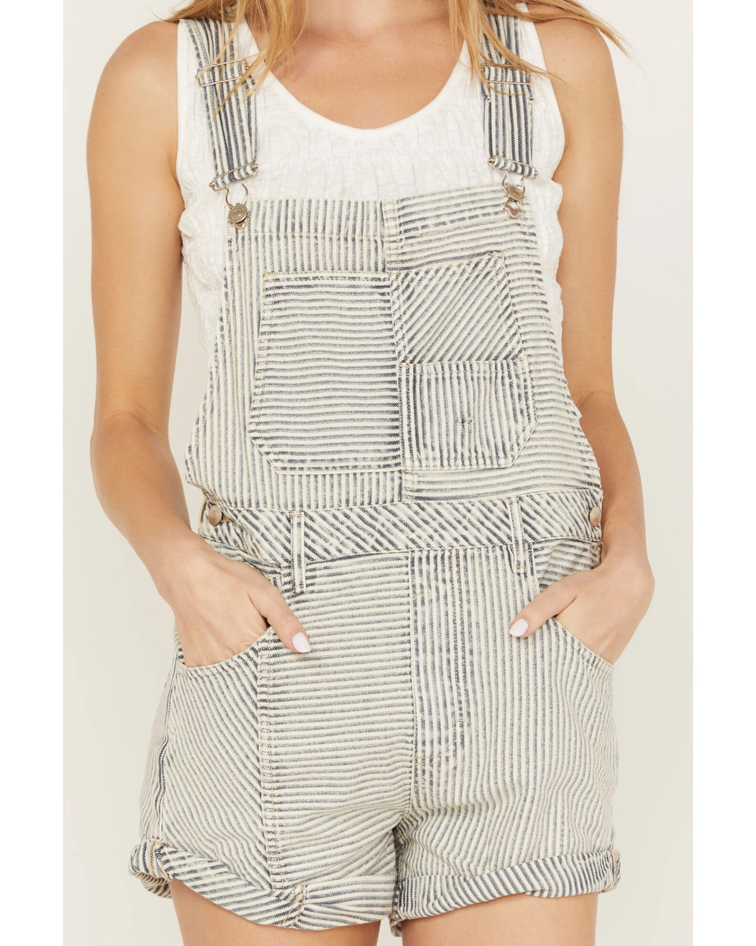 Free People Women's Light Wash Denim Novelty Ziggy Shortalls 3 Free People Women's Light Wash Denim Novelty Ziggy Shortalls - Image 3